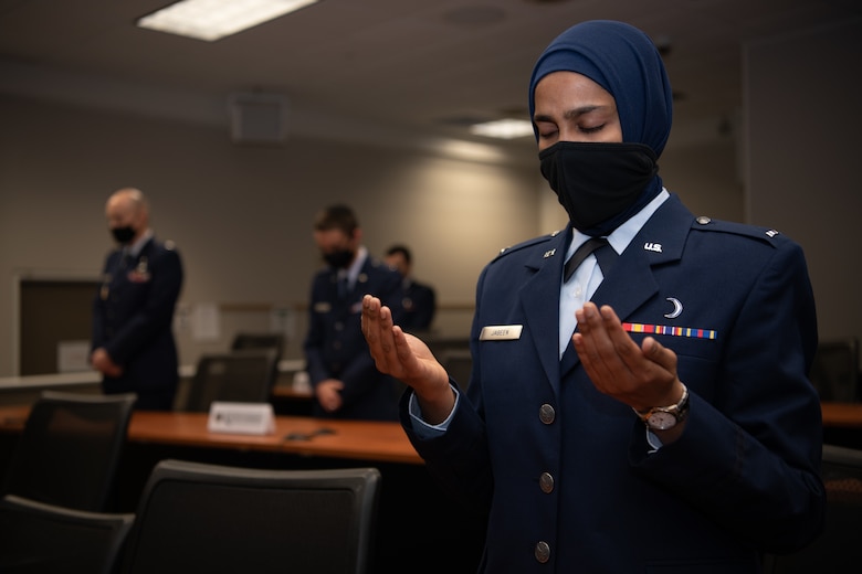 US Airforce Inducts First Female Muslim Chaplain